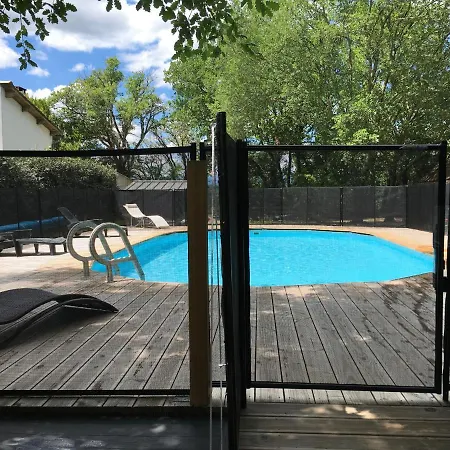Holiday home Maison & 14 Pers Avec Piscine Privee Securisee Sampzon