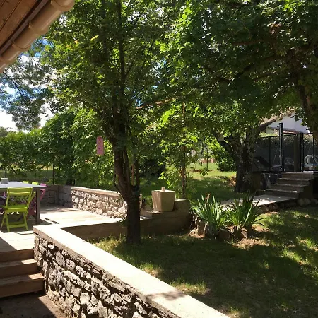 Holiday home Maison & 14 Pers Avec Piscine Privee Securisee Sampzon